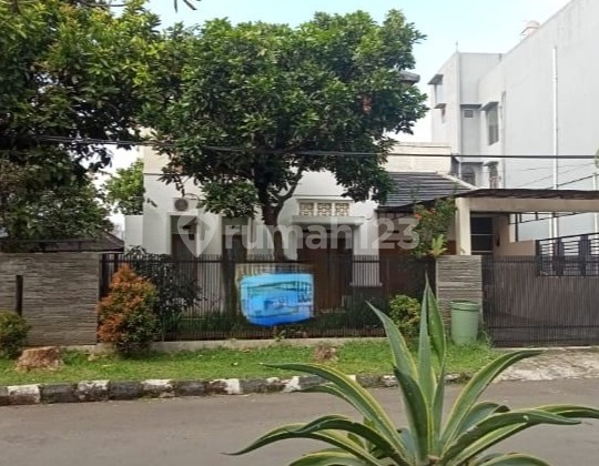 Rumah Modern Luas Dekat Pintu Tol Buah Batu Bandung