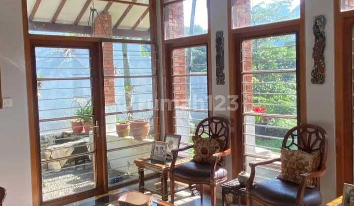 Prime Location! Rumah Dago Semi Furnish View Alam Kota Bandung 2