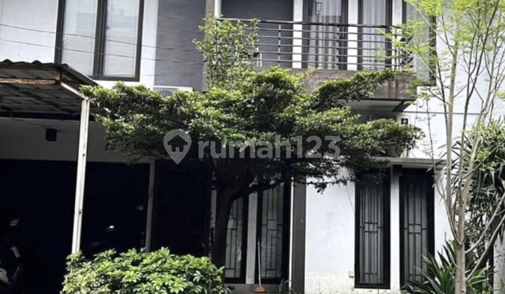 Modern Minimalist House in Cijerah Bandung 2