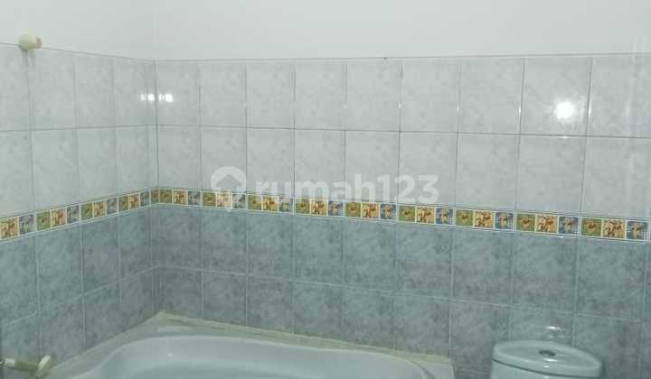 Rumah Bagus SHM komplek Aria Graha Soetta Bandung Kota, Bandung 2