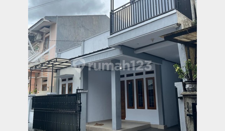 Padasuka Well-Maintained House with Access Near Cicaheum Terminal, Bandung City Padasuka Well-Maintained House with Access Near Cicaheum Terminal, Bandung City