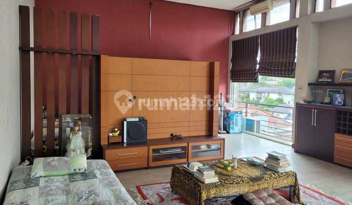Rumah Megah 4 Lantai di Setraduta Kota Bandung 2