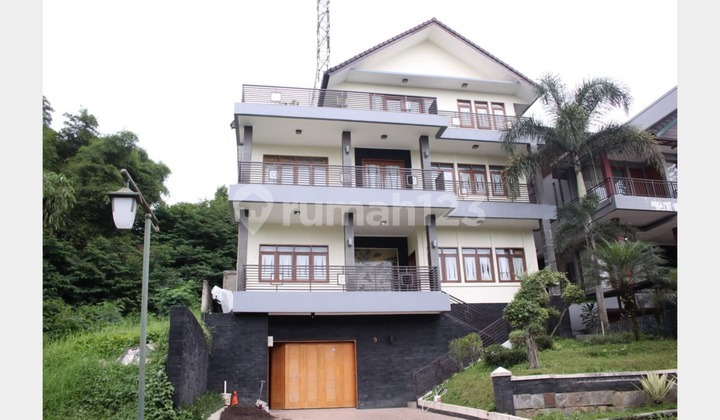 Dijual Investasi Menguntungkan Villa Mewah di Kawasan Elit Dago Resort 