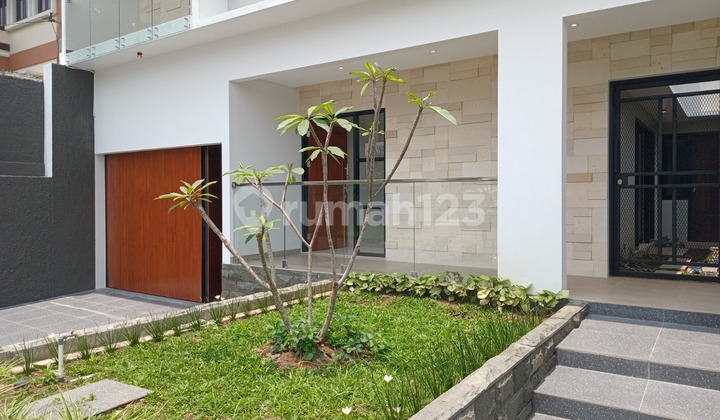 Modern Minimalist House Setiabudi Regency North Bandung 2