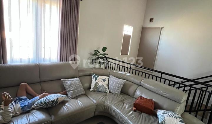 Attractive House in Cibeunying Furnished - Well-Maintained Condition Close Access to Prestigious Campus 2