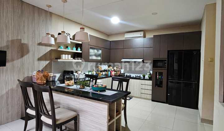 Nice House in Batununggal, Strategic Location Near Buah Batu Toll Road, Bandung 2