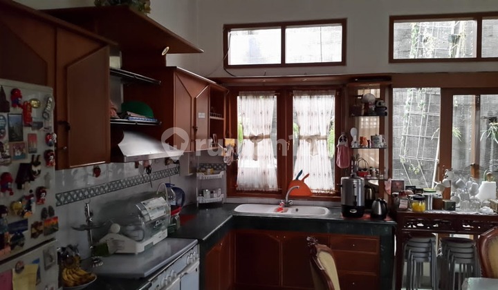 LUX!!! House for Sale in Dago, Bandung City - Exclusive and Comfortable Environment 2