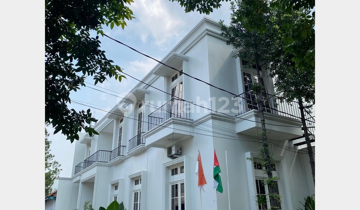 Prime Location!!! Rumah Modern Arcamanik - Semi Furnish, Lingkungan Nyaman dan Strategis Pusat Kota Bandung