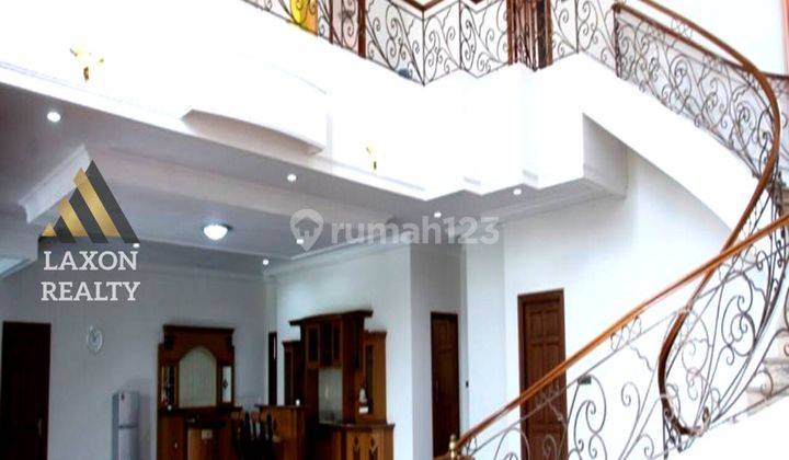 Jual Rumah Mewah Desain Neo Klasik Kolam Renang,setiabudi Regency 2