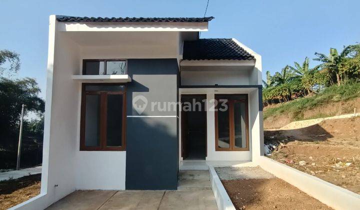 Rumah Modern Dekat Griya Cinunuk  1