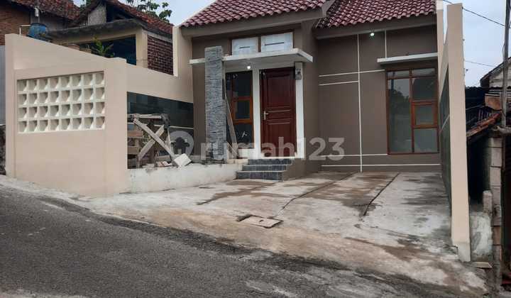 Di Jual Rumah Dipinggir Jalan Dekat Gerbang Tol Cileunyi Di Jual Rumah Dipinggir Jalan Dekat Gerbang Tol Cileunyi