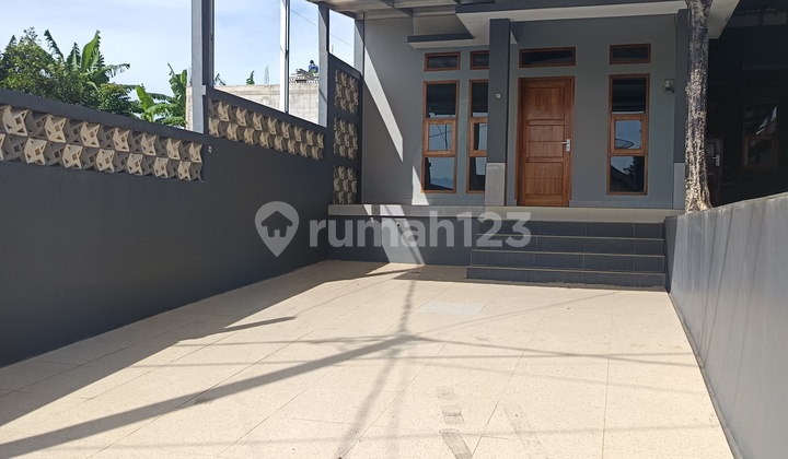 Rumah Elegan Posisi Hook Dekat Gerbang Tol Rumah Elegan Posisi Hook Dekat Gerbang Tol