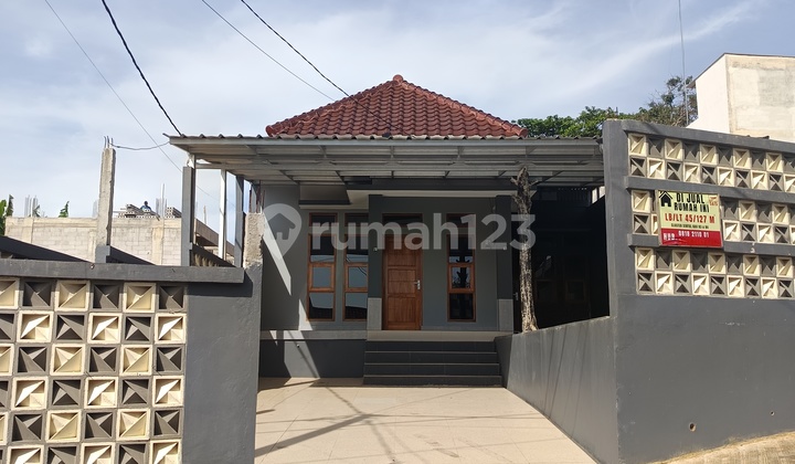 Rumah Elegan Pinggir Jalan 2
