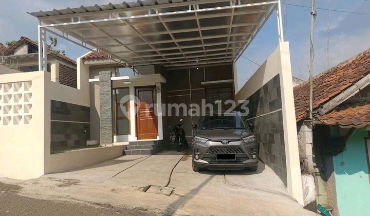 House Near Campus Cileunyi East Bandung