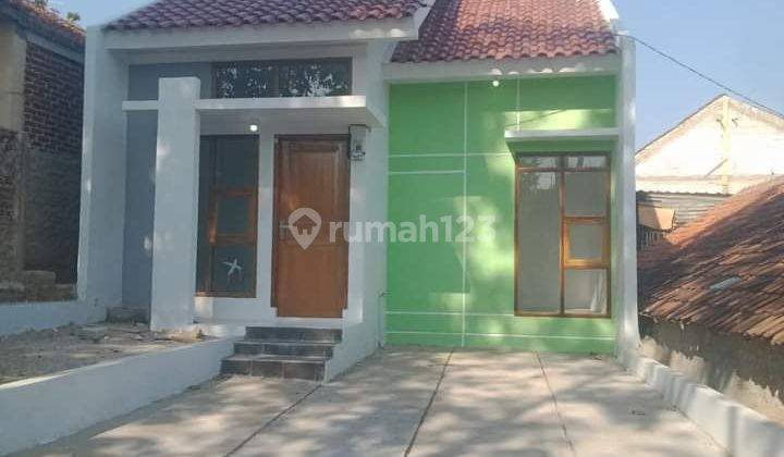 Rumah Minimalis Modern Pinggir Jalan  1