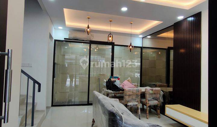 Siap Huni, Furnished dengan Interior Design dan Baru  2