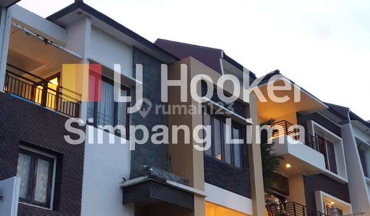 Rumah Mewah Siap Huni di Lingkungan Elite Bukitsari, Banyumanik Semarang 10.449 sta  1