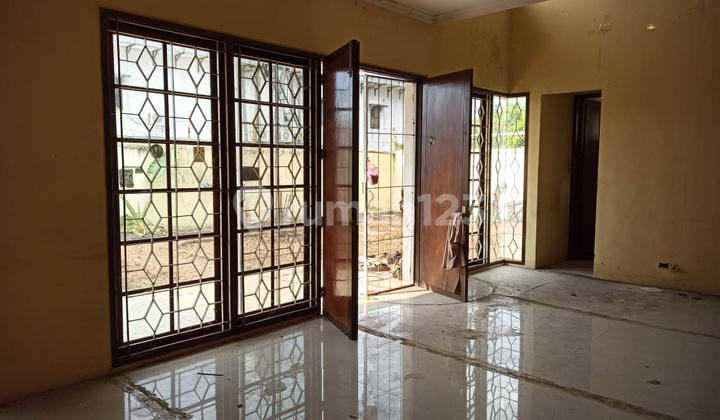 Dijual dan Disewakan Rumah Mewah Luas Dua Lantai di Jalan Kiblat Semarang Kecamatan Candiasri-Siap Pakai SHM 2