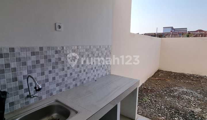 Rumah tengah kota Semarang strategis siap pakai dekat mall The Park Disewakan Di Madukoro Regency, Semarang Tengah (12.290-AUD) 2