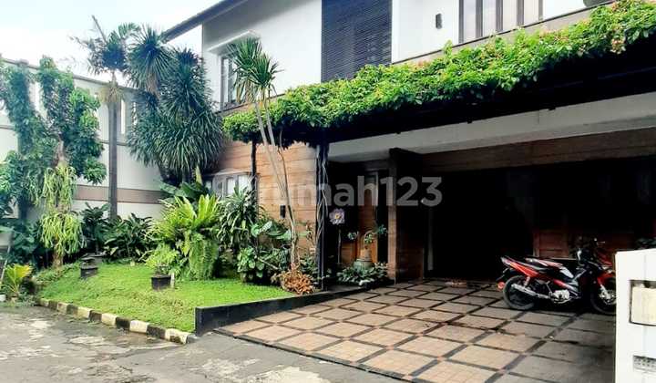 Rumah Modern Minimalis Townhouse Lbk Bulus Jaksel