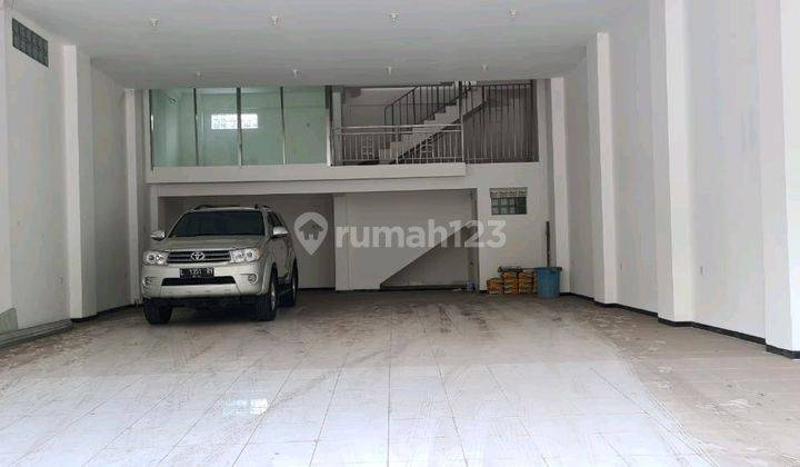 Sewa Rumah Usaha 3 Lantai Area Surabaya Murah 2