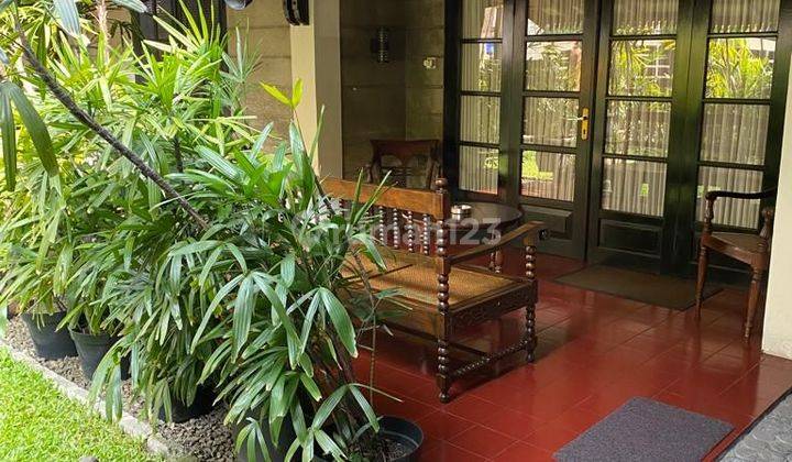 Rumah Classic Modern SHM Semi Furnished Grogol, Jakarta Barat 1