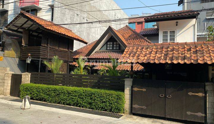 Rumah Classic Modern SHM Semi Furnished Grogol, Jakarta Barat 2