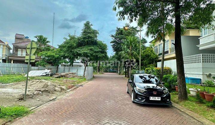 Rumah 2 Lantai Bagus Unfurnished SHM di Gading Serpong, Tangerang 2