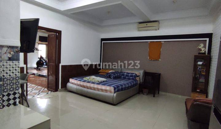 Rumah 2 Lantai Ukuran 15x19,5 SHM Hadap Timur Semi Furnished 1