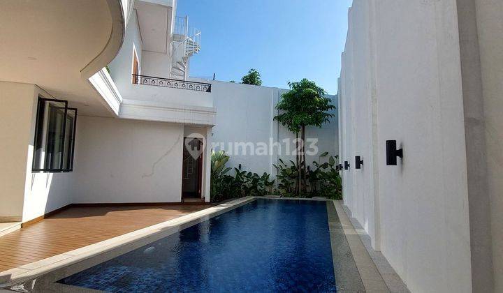 Rumah 3 Lantai Lokasi Eliite Unfurnished SHM Permata Hijau Bagus  1