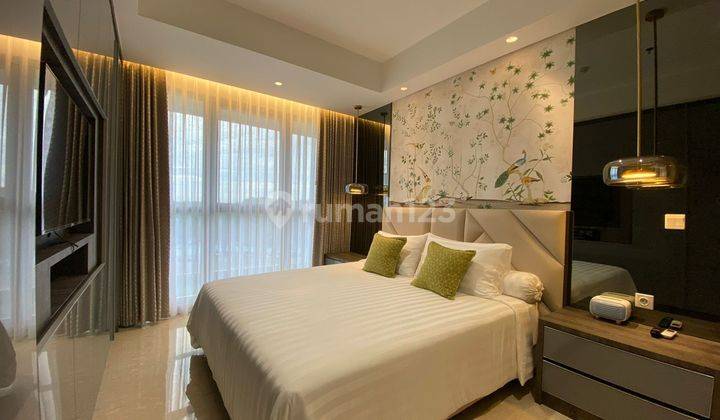 Rumah 2 Lantai Bagus Furnished Cluster Eropa Green Lake City SHM  1