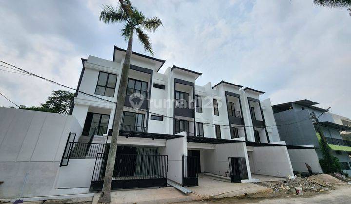 Rumah 3 Lantai Citra 5 Bagus Uk 6x17 Unfurnished 4 Kamar HGB 1