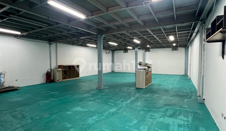 Ready-to-Use Elang Laut Warehouse Strategic Location