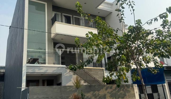 Rumah Grisenda 10x20 PIK minimalis 