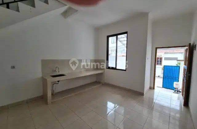 Disewakan Rumah 4.5 Lantai Kebon Jeruk Lt 40m2 Jakarta Barat 2