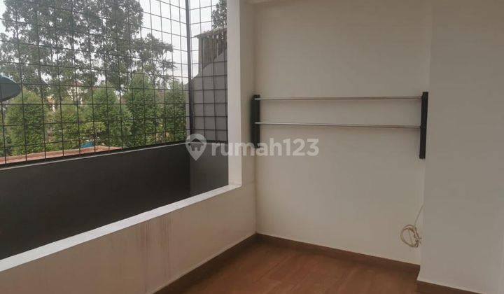 Rumah bagus kembangan baru uk 9x15 3 lantai shm jakarta barat  19