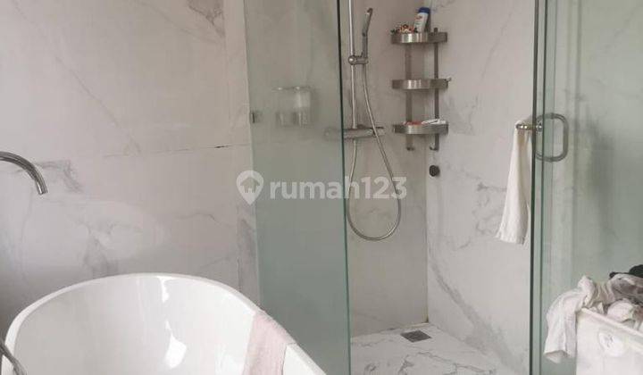 Rumah bagus kembangan baru uk 9x15 3 lantai shm jakarta barat  24