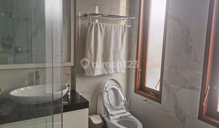 Rumah bagus kembangan baru uk 9x15 3 lantai shm jakarta barat  26