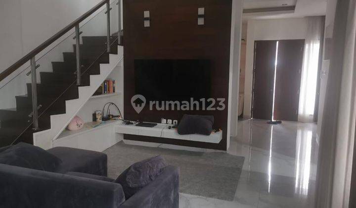 Rumah bagus kembangan baru uk 9x15 3 lantai shm jakarta barat  27