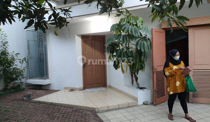 Rumah di taman semanan indah uk 9x21 semi furnish 2 Lantai SHM jakarta barat  2