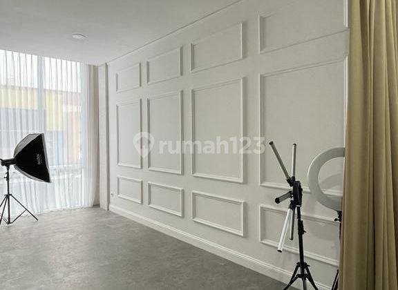 Ruko citra 8 aeroword bagus terawat full renovasi furnish 2 1/4 lantai  2