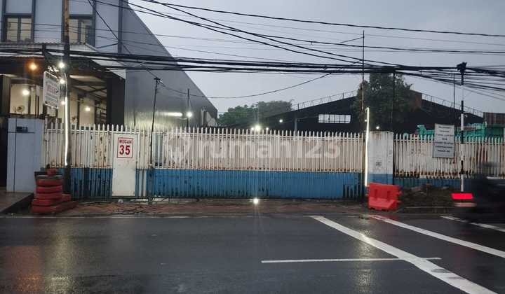 Strategic Freehold Land and Building with 40' Container Access, 15X60 (900) Land Area, Tangerang Strategic Freehold Land and Building with 40' Container Access, 15X60 (900) Land Area, Tangerang