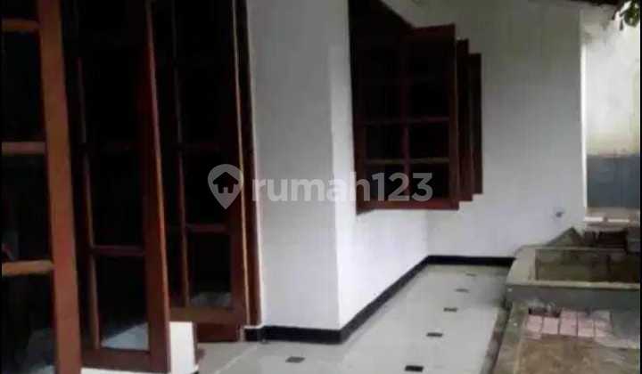Semi-Furnished House Complex Pinang Griya Permai Land Area 165m2 Tangerang Semi-Furnished House Complex Pinang Griya Permai Land Area 165m2 Tangerang
