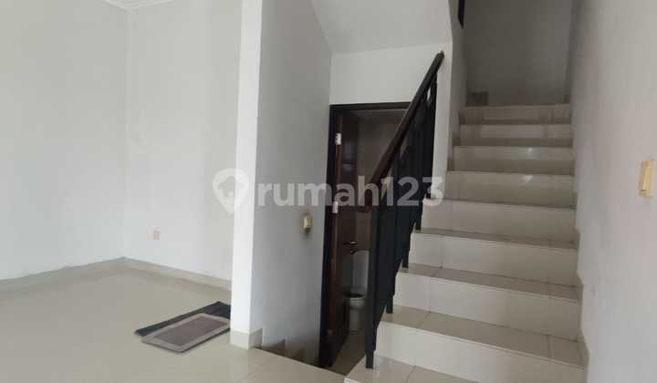 Beautiful House Green Lake City Asia Hook Land Area 12.5X18m2 West Jakarta 2