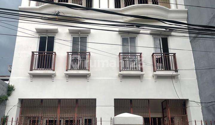 Asli Bgs Banget ! Jual di Bawah NJOP Ruko Gandeng Pasar Baru Lokasi Sangat Strategis 2Luas Tanah 200M2 LB 750M2 Pasar Baru Jakarta Pusat