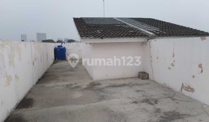 Nice 2-Story Shop House 120m2 Land Tangerang 2