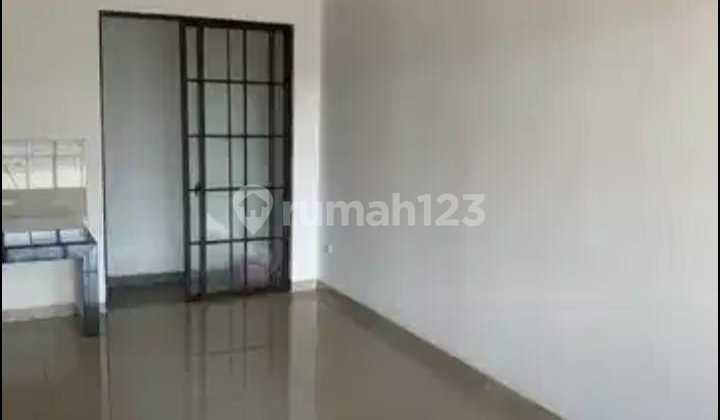 Green Lake City East Asia House 4x12m2 West Jakarta