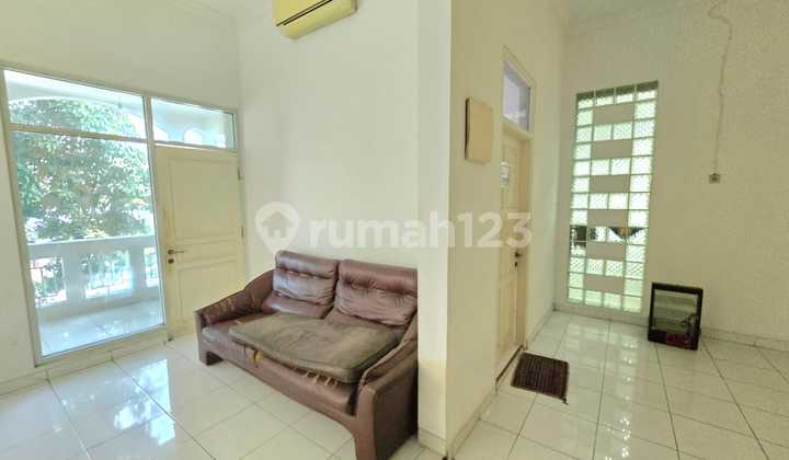 House for Quick Sale on Boulevard Cluster Camar Elok in PIK.