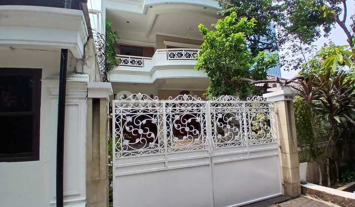 For Sale Luxury Old Money House in Kebayoran Baru, South Jakarta