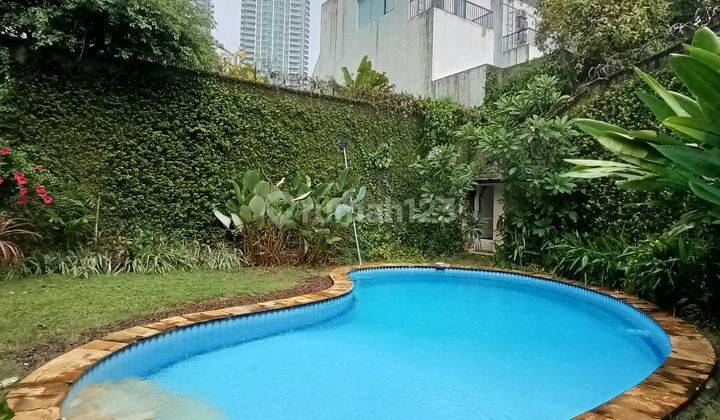 Disewakan Rmh di Kemang Jaksel 5+3 Kt, Kolam Renang Parkir Luas 1